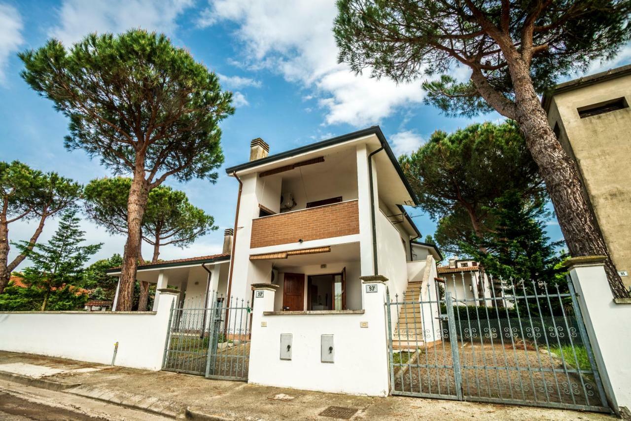 Agenzia Vear - Lido Di Volano Exterior foto