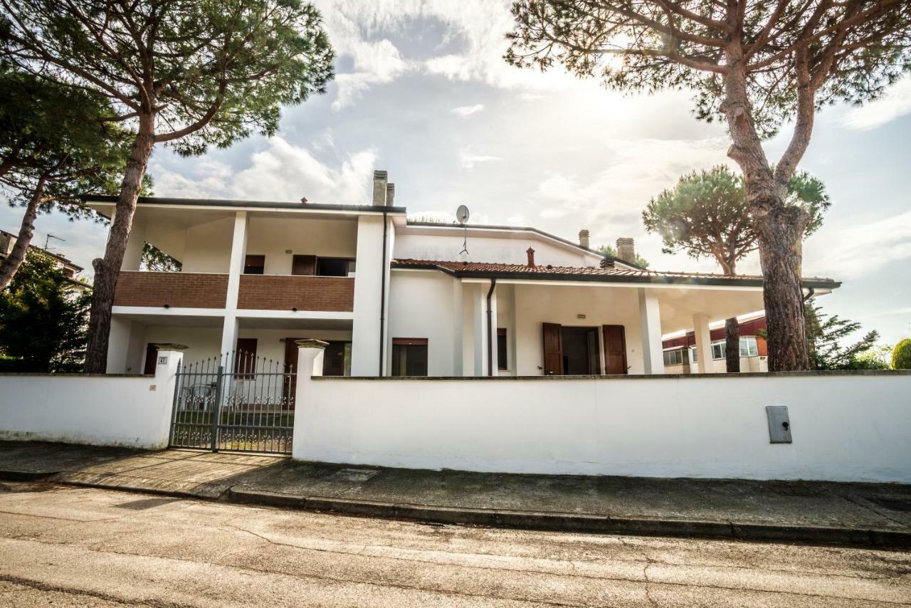 Agenzia Vear - Lido Di Volano Exterior foto